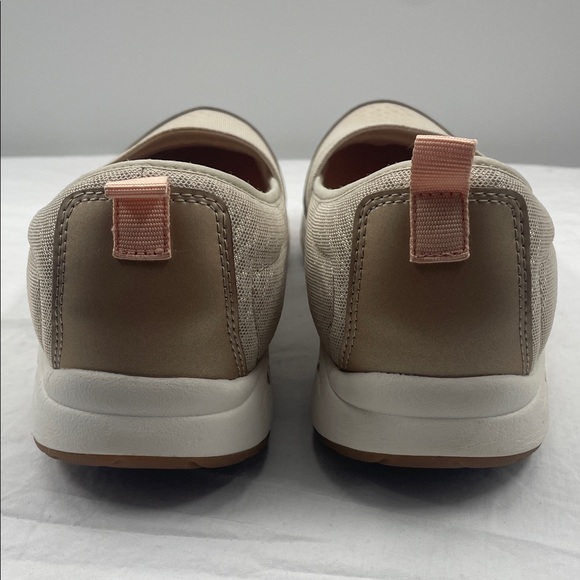 NWOB. Easy Spirit Twist 8 Vapor Slip-On Sneakers. 12M - Picture 9 of 12